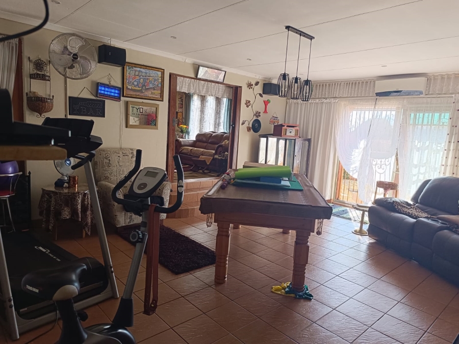 3 Bedroom Property for Sale in Helikonpark Gauteng