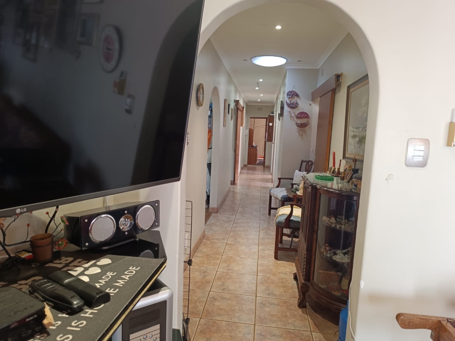 3 Bedroom Property for Sale in Helikonpark Gauteng