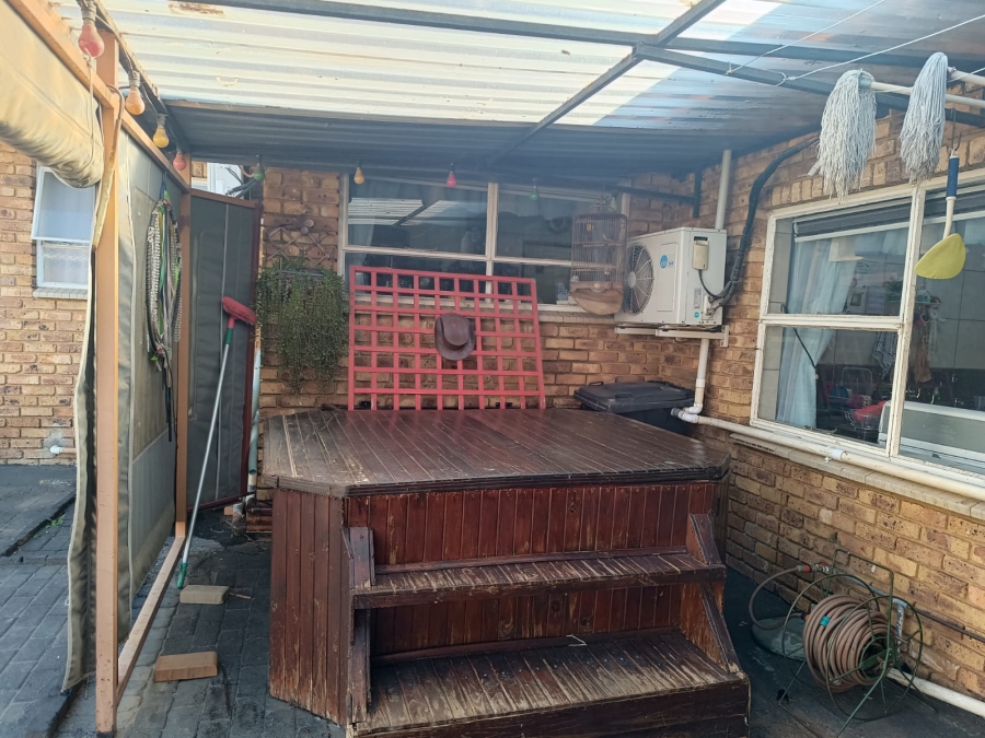 3 Bedroom Property for Sale in Helikonpark Gauteng