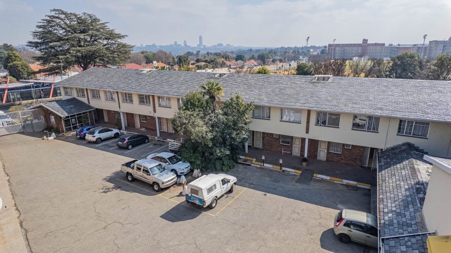 3 Bedroom Property for Sale in Highlands North Gauteng
