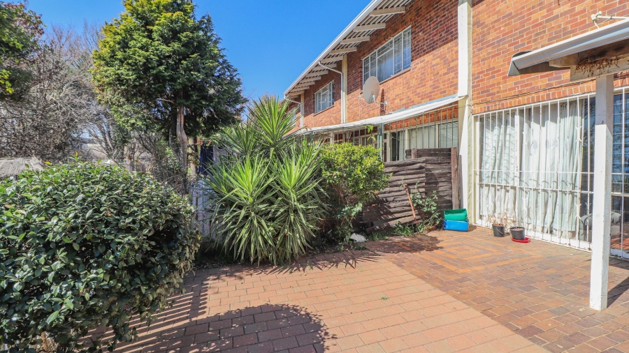 3 Bedroom Property for Sale in Highlands North Gauteng