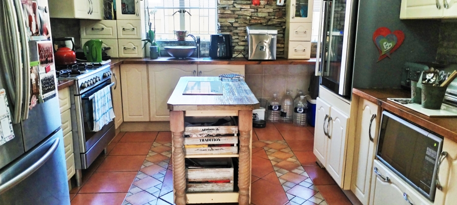 4 Bedroom Property for Sale in Rant En Dal Gauteng