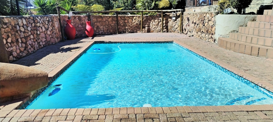 4 Bedroom Property for Sale in Rant En Dal Gauteng