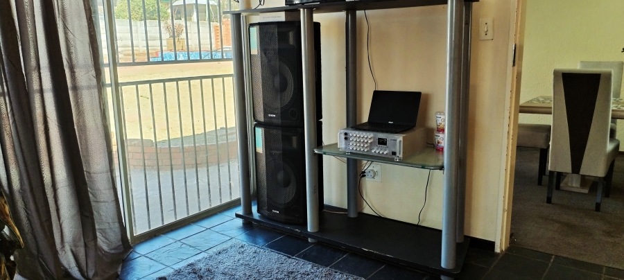 3 Bedroom Property for Sale in Rant En Dal Gauteng
