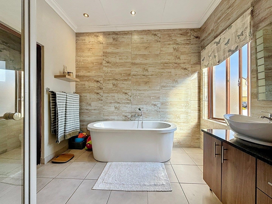 4 Bedroom Property for Sale in Country View Estate Gauteng