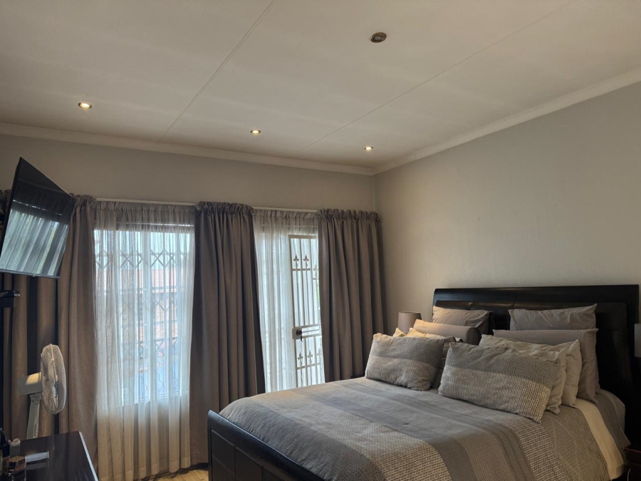 3 Bedroom Property for Sale in New Redruth Gauteng