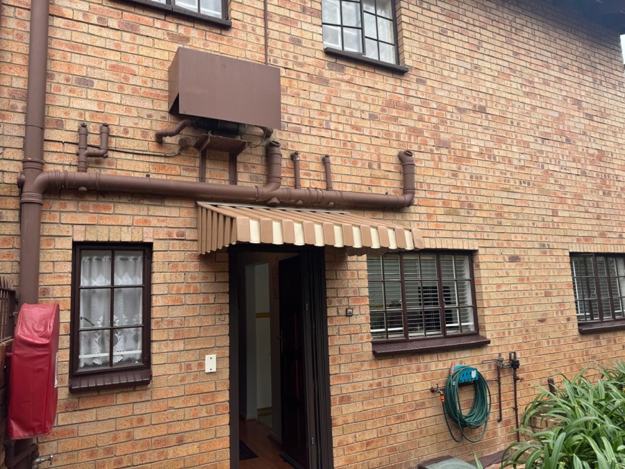 3 Bedroom Property for Sale in New Redruth Gauteng