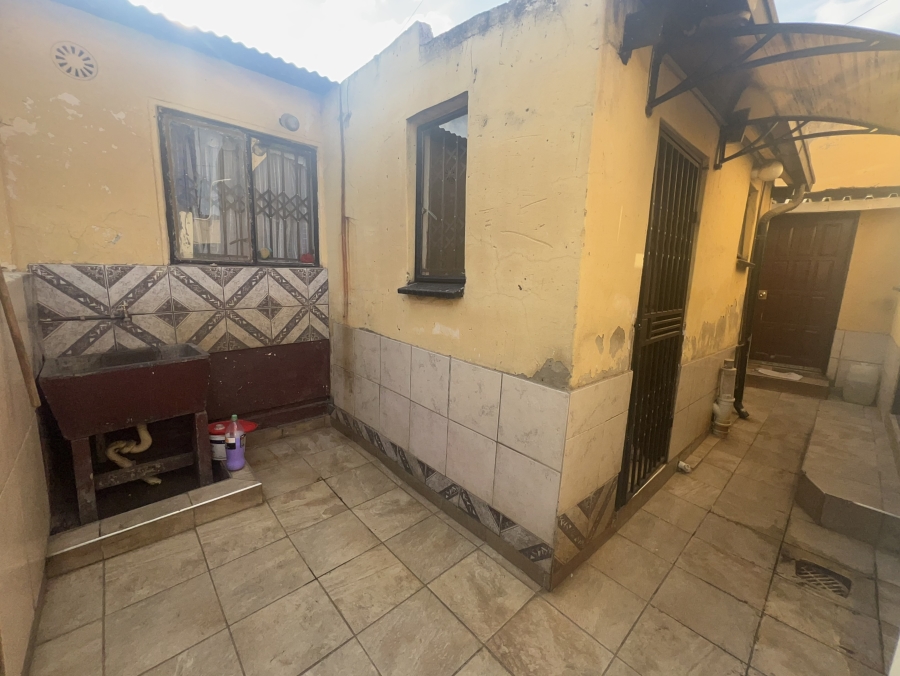 1 Bedroom Property for Sale in Orlando West Gauteng