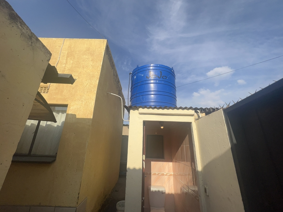 1 Bedroom Property for Sale in Orlando West Gauteng