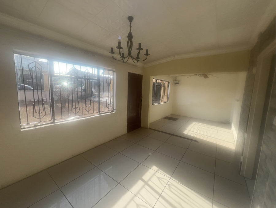 1 Bedroom Property for Sale in Orlando West Gauteng