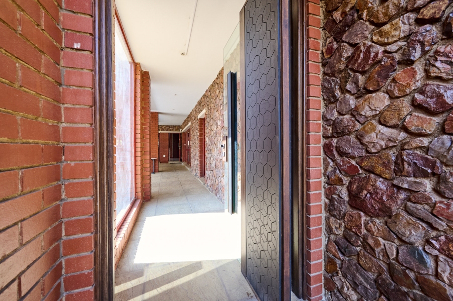 5 Bedroom Property for Sale in Carlswald North Estate Gauteng