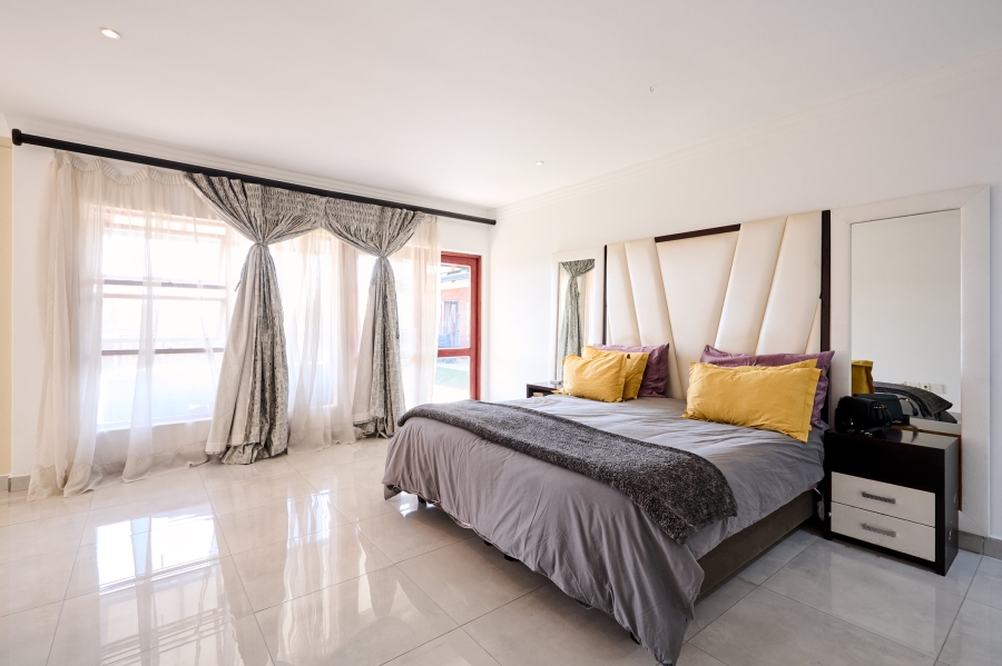 5 Bedroom Property for Sale in Carlswald North Estate Gauteng