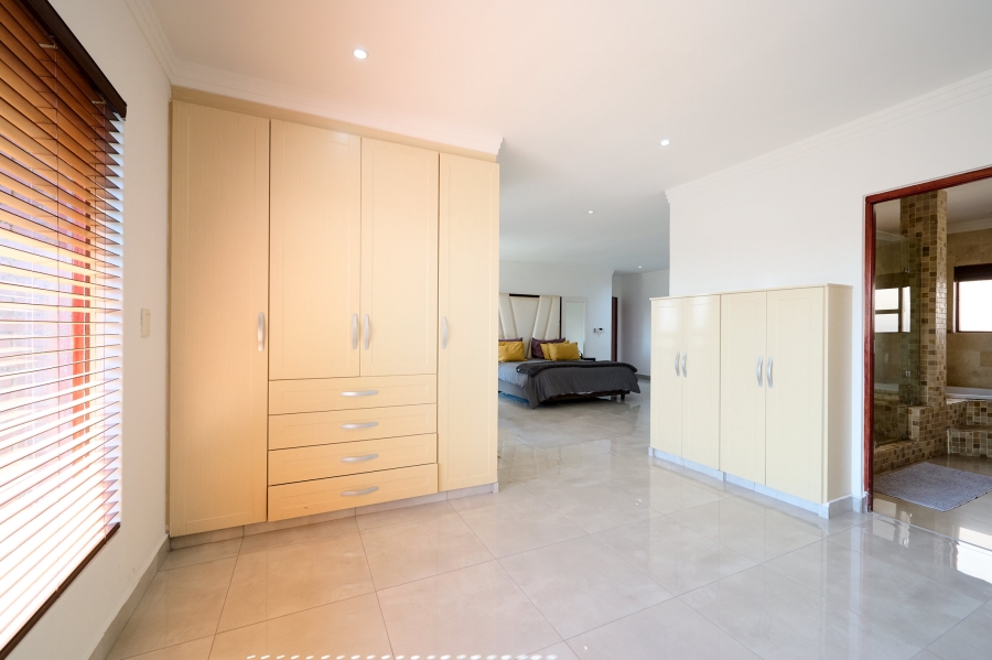 5 Bedroom Property for Sale in Carlswald North Estate Gauteng
