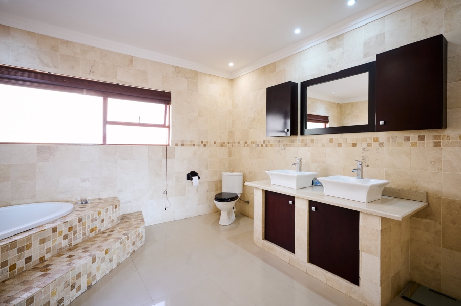 5 Bedroom Property for Sale in Carlswald North Estate Gauteng