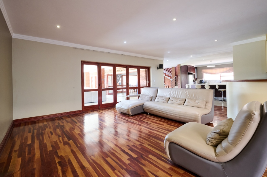 5 Bedroom Property for Sale in Carlswald North Estate Gauteng