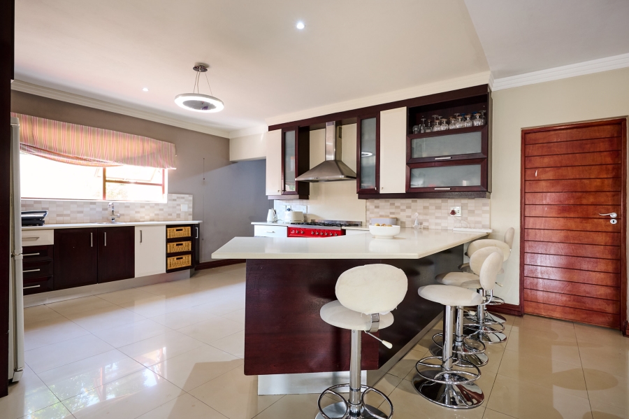 5 Bedroom Property for Sale in Carlswald North Estate Gauteng