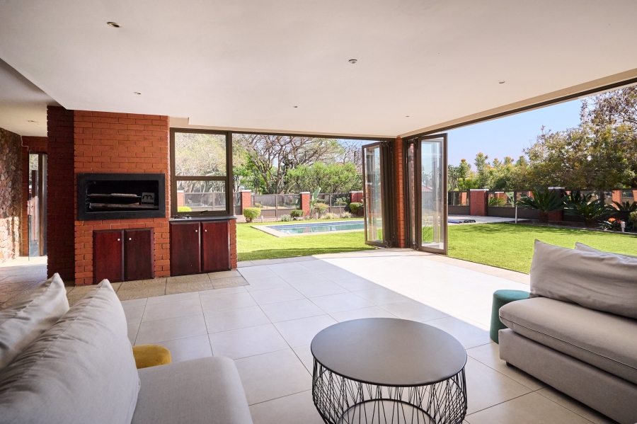 5 Bedroom Property for Sale in Carlswald North Estate Gauteng