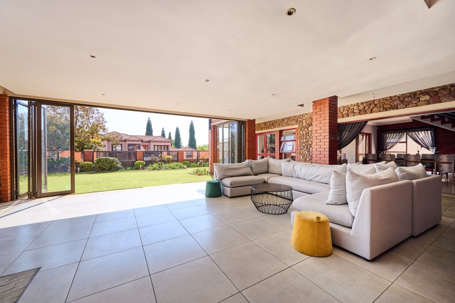 5 Bedroom Property for Sale in Carlswald North Estate Gauteng