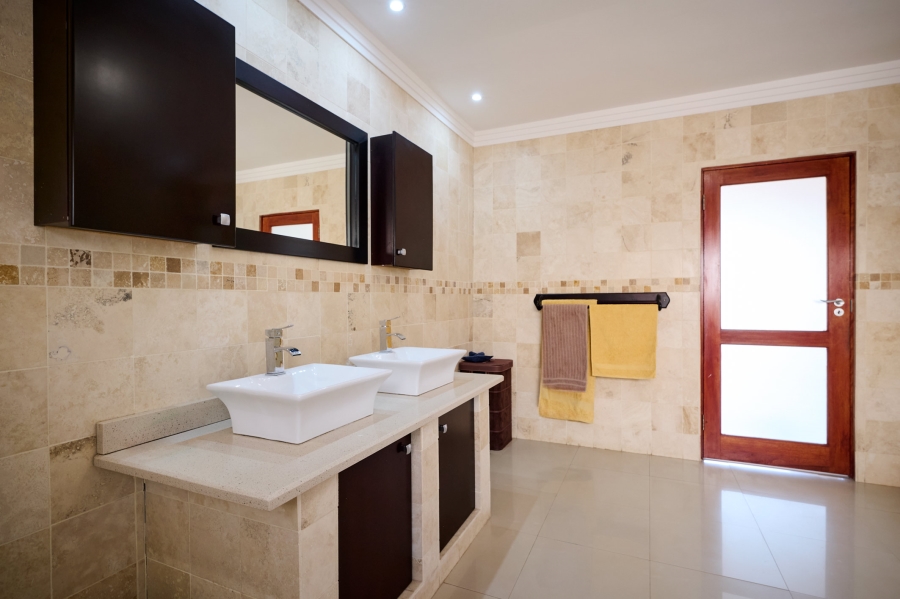 5 Bedroom Property for Sale in Carlswald North Estate Gauteng