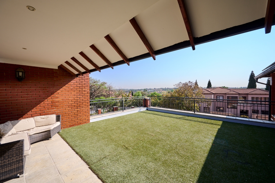 5 Bedroom Property for Sale in Carlswald North Estate Gauteng