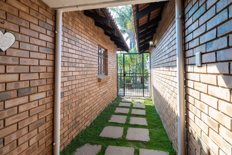 4 Bedroom Property for Sale in Moreleta Park Gauteng