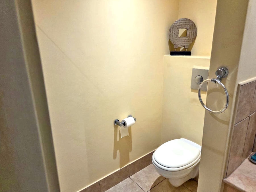 2 Bedroom Property for Sale in Sandhurst Gauteng