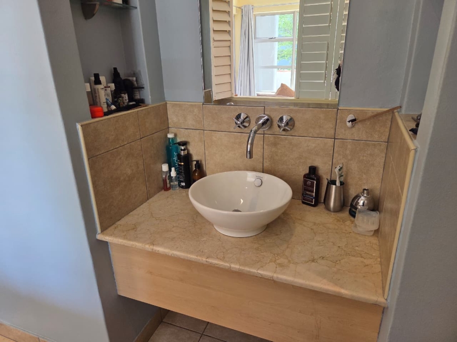 2 Bedroom Property for Sale in Sandhurst Gauteng