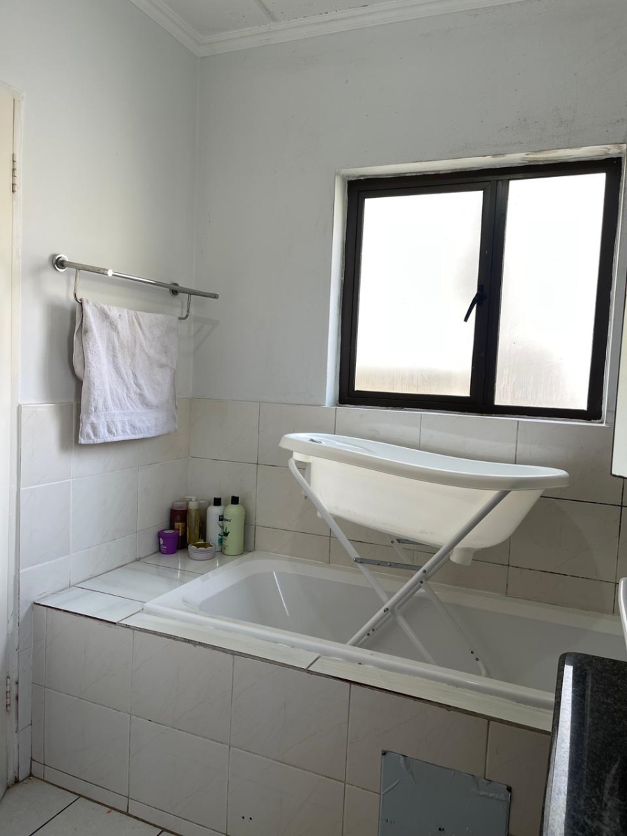 2 Bedroom Property for Sale in Noordwyk Gauteng