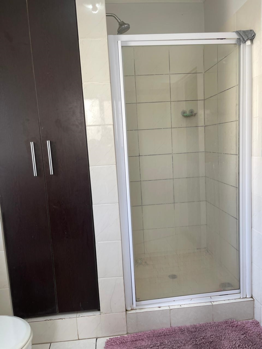 2 Bedroom Property for Sale in Noordwyk Gauteng