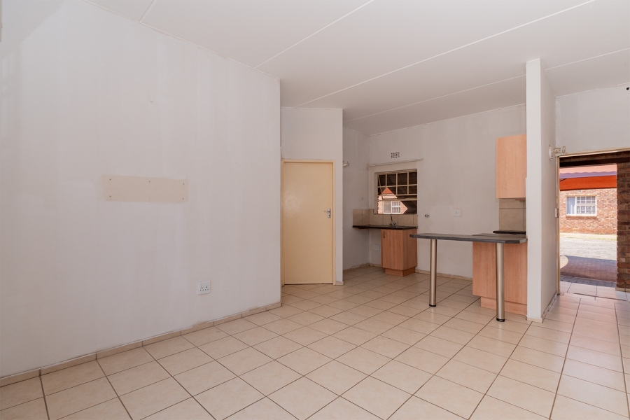 1 Bedroom Property for Sale in Crystal Park Gauteng