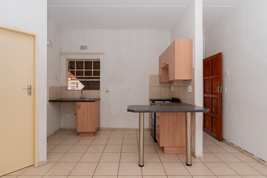 1 Bedroom Property for Sale in Crystal Park Gauteng