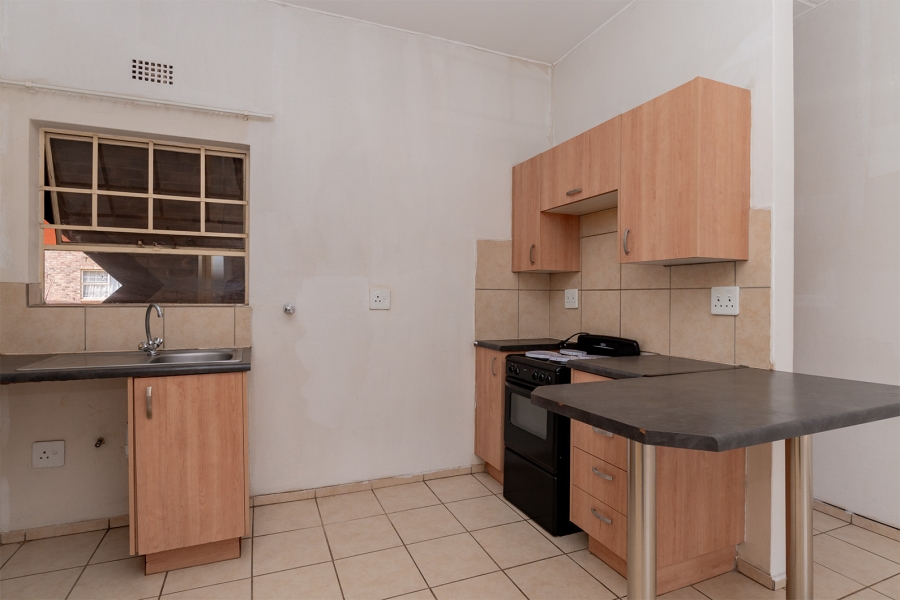 1 Bedroom Property for Sale in Crystal Park Gauteng