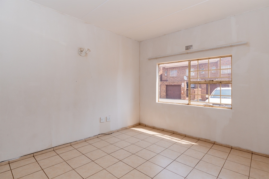 1 Bedroom Property for Sale in Crystal Park Gauteng