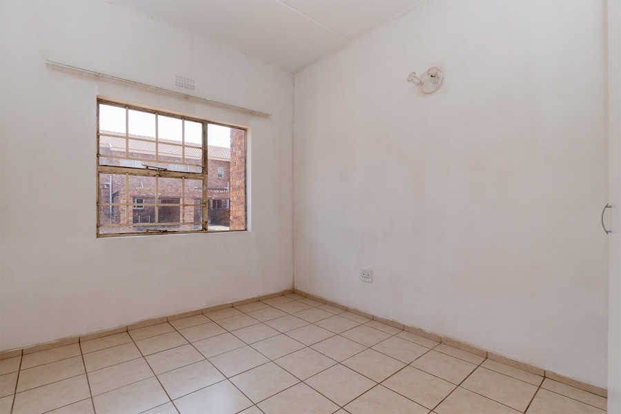 1 Bedroom Property for Sale in Crystal Park Gauteng