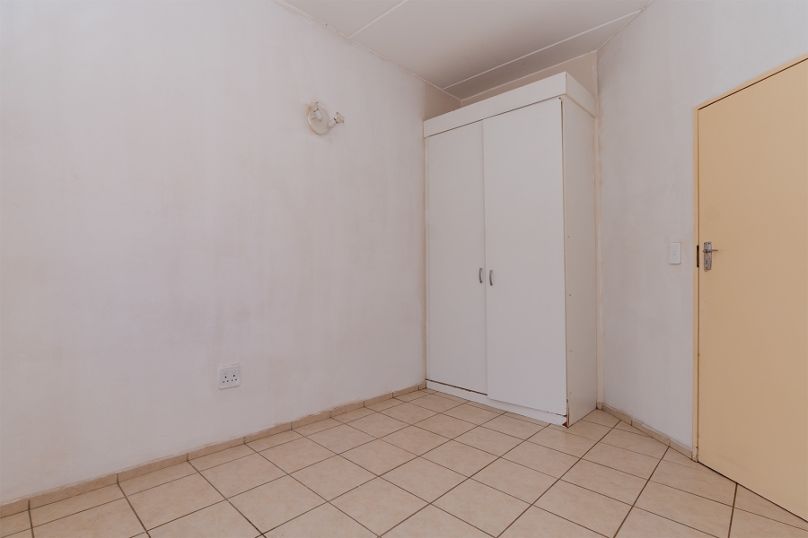 1 Bedroom Property for Sale in Crystal Park Gauteng