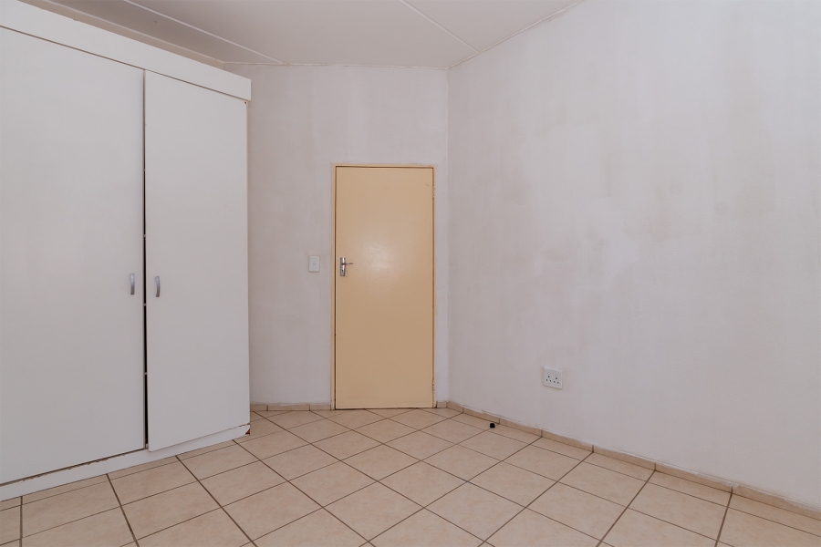 1 Bedroom Property for Sale in Crystal Park Gauteng