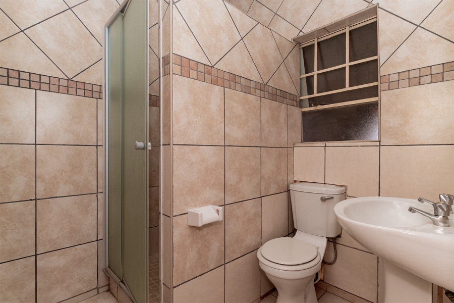 1 Bedroom Property for Sale in Crystal Park Gauteng
