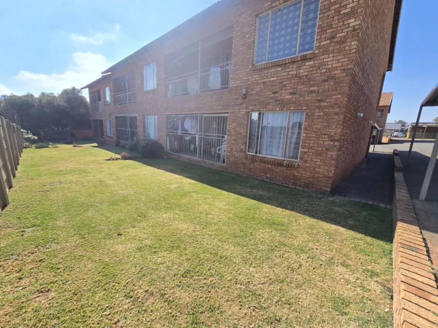 2 Bedroom Property for Sale in Wentworth Park Gauteng