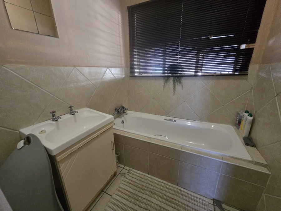 2 Bedroom Property for Sale in Wentworth Park Gauteng