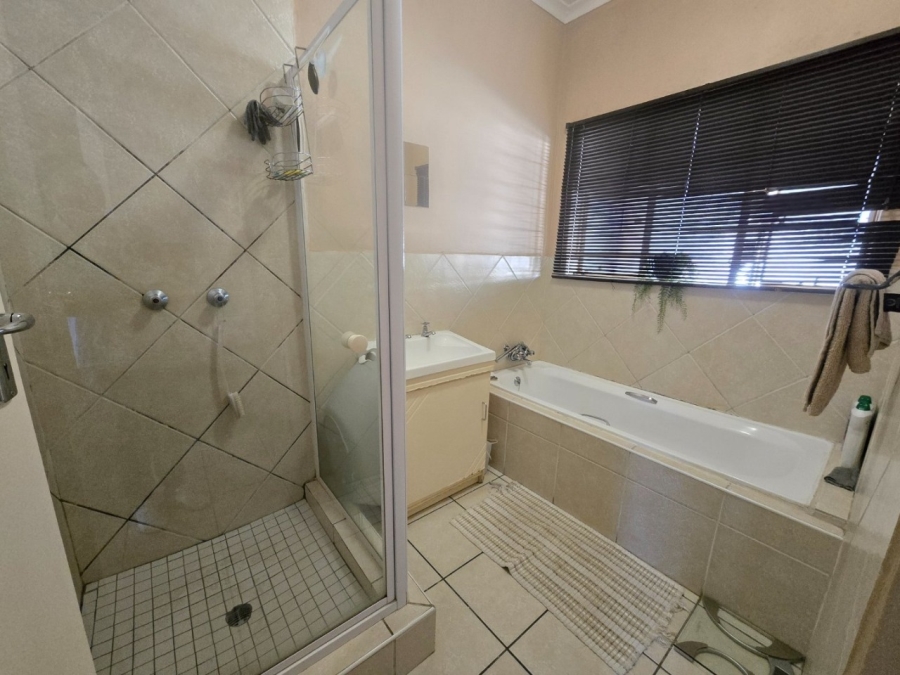 2 Bedroom Property for Sale in Wentworth Park Gauteng