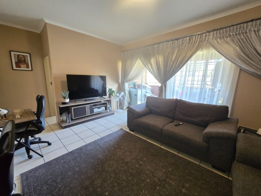 2 Bedroom Property for Sale in Wentworth Park Gauteng