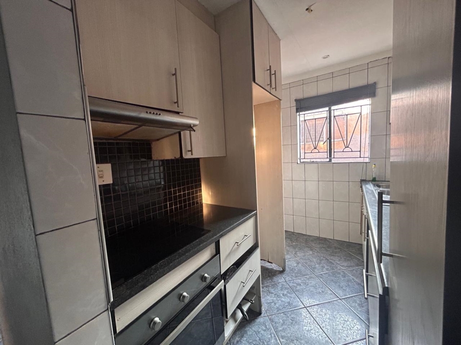 To Let 3 Bedroom Property for Rent in Danville Gauteng
