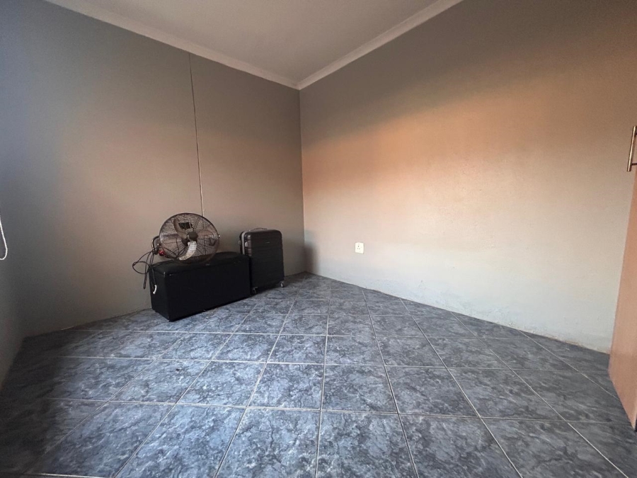 To Let 3 Bedroom Property for Rent in Danville Gauteng