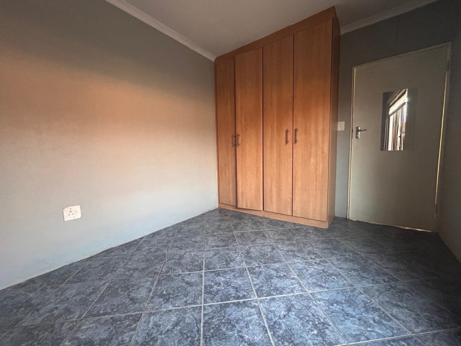 To Let 3 Bedroom Property for Rent in Danville Gauteng