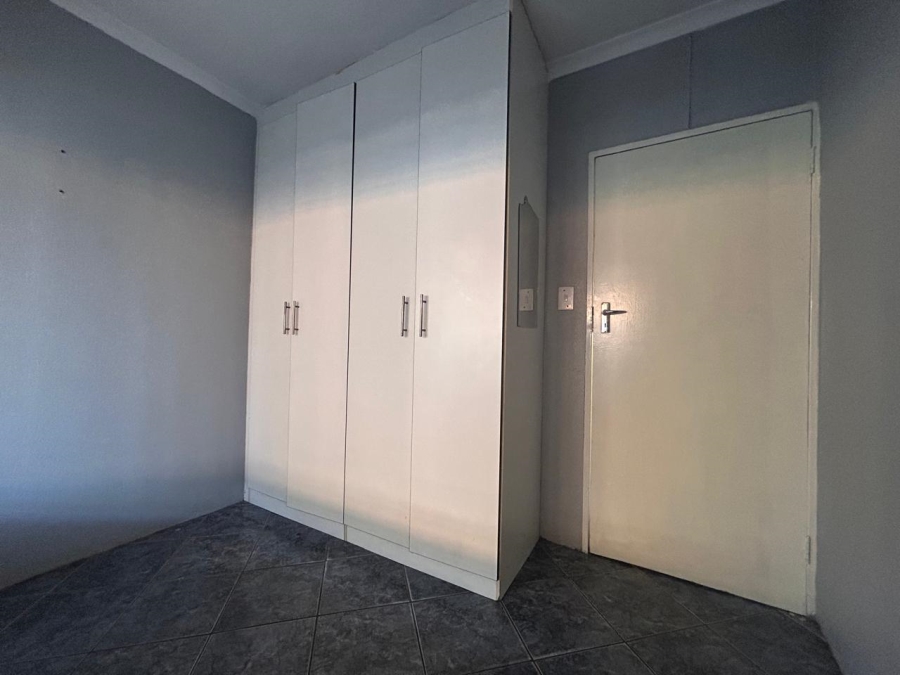 To Let 3 Bedroom Property for Rent in Danville Gauteng