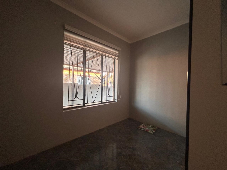 To Let 3 Bedroom Property for Rent in Danville Gauteng