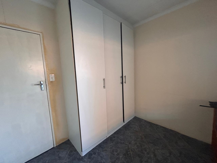To Let 3 Bedroom Property for Rent in Danville Gauteng