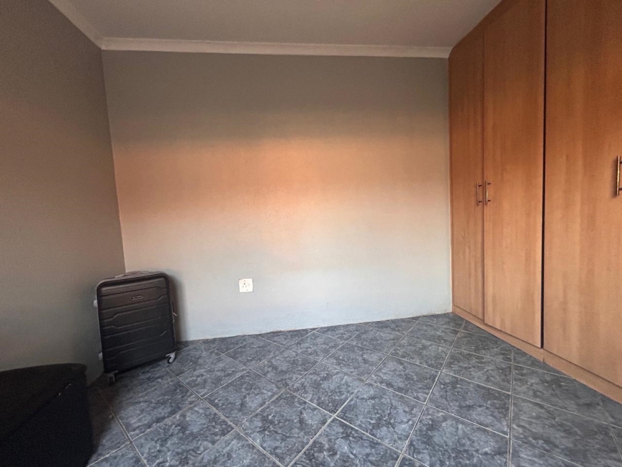 To Let 3 Bedroom Property for Rent in Danville Gauteng