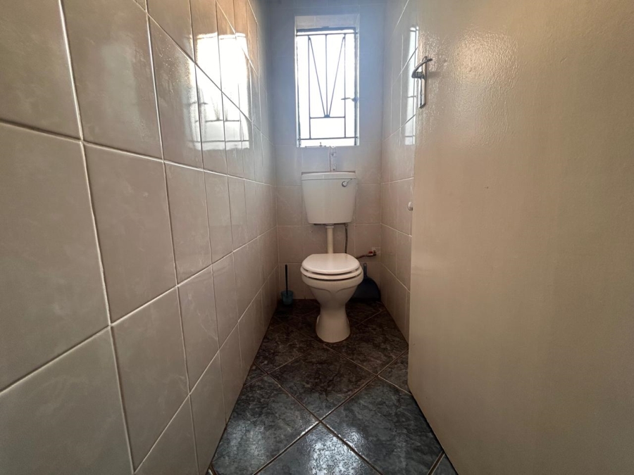 To Let 3 Bedroom Property for Rent in Danville Gauteng