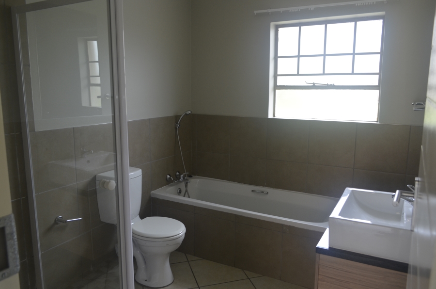 To Let 3 Bedroom Property for Rent in Monavoni Gauteng